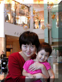Zoe-Yuechun01.jpg (857942 bytes)